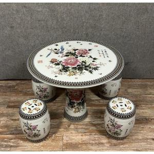  Asia 20th: Table And 4 Stools In Painted Porcelain With Flower And Calligraphy Decorations 