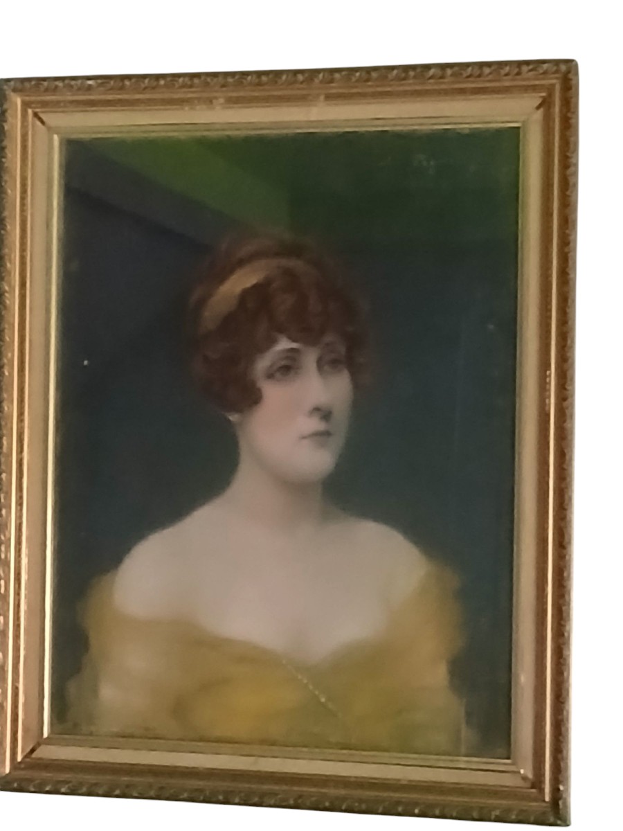 Pastel Portrait - 20th Century -photo-2