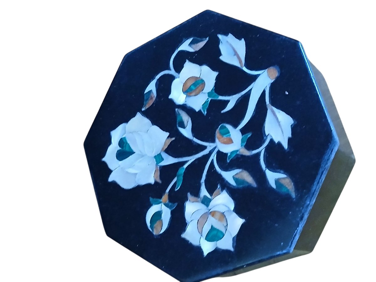 Octagonal Box With Mother-of-pearl Inlay -photo-2