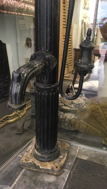 Large 18th Century Fountain Arm Pump-photo-3