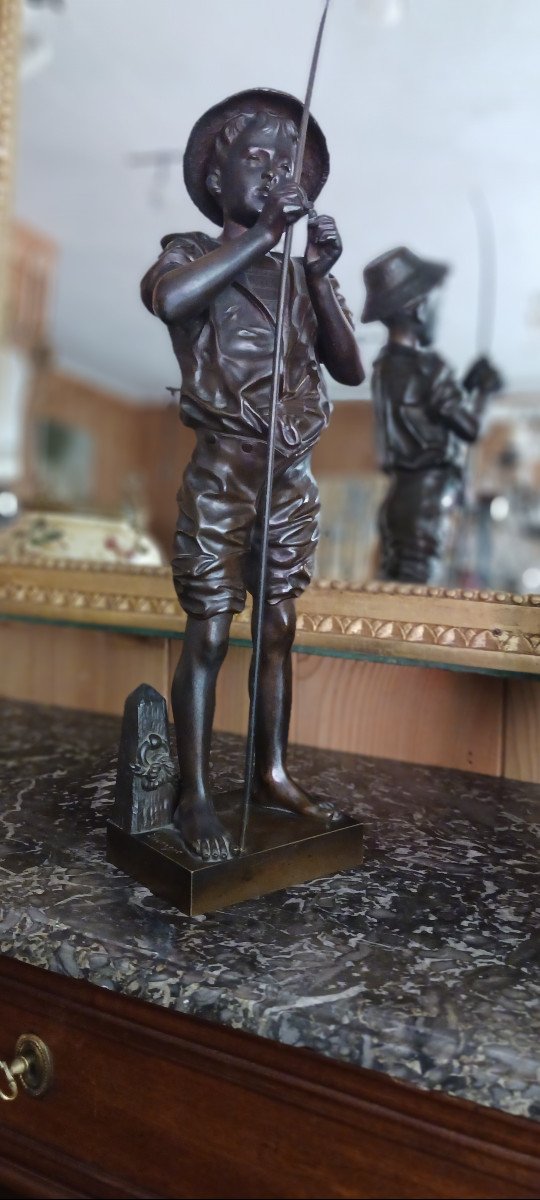 Beautiful 19th Century Bronze The Fisherman-photo-1