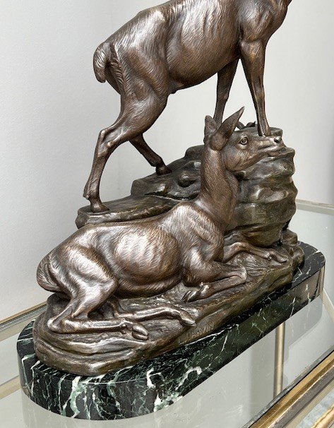 Grande Sculpture De Louis Carvin 1875-1951 Cerf Biche & Paon-photo-3