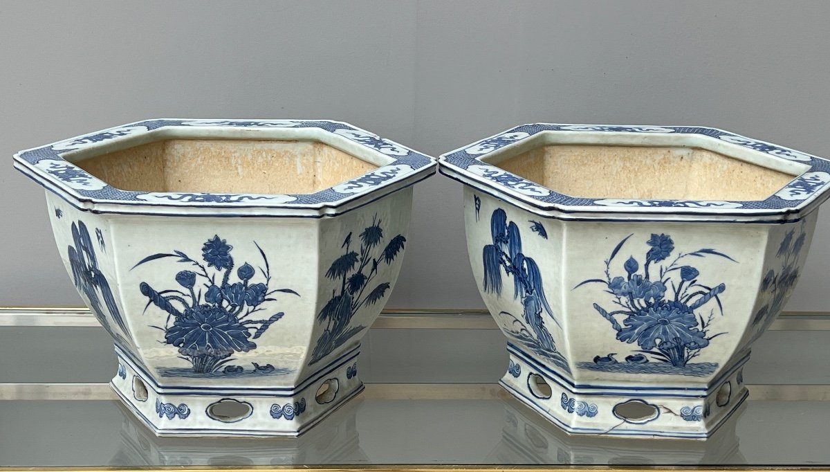 Paire De Jardinières 19e Siècle En Porcelaine De Chine Bleu Et Blanc-photo-2