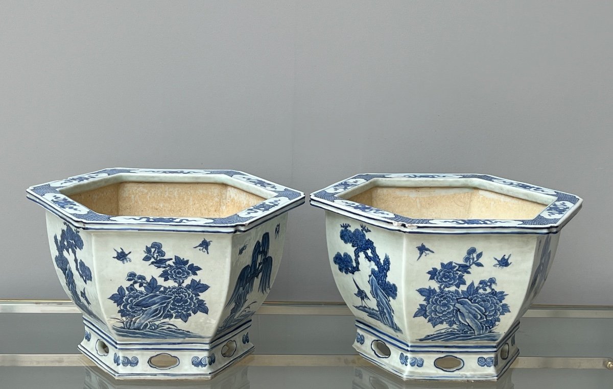 Paire De Jardinières 19e Siècle En Porcelaine De Chine Bleu Et Blanc-photo-2