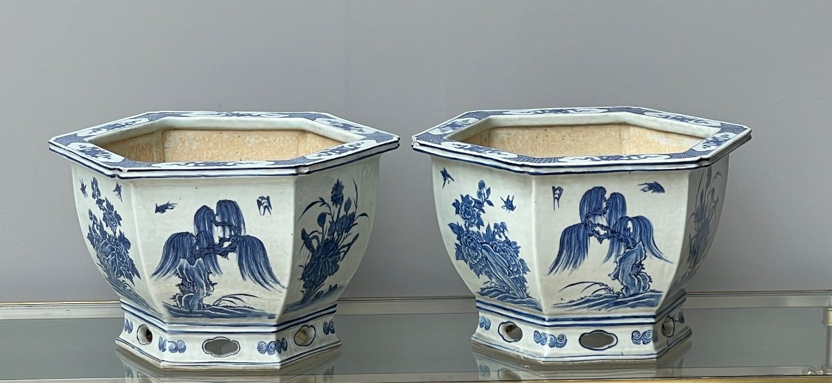 Paire De Jardinières 19e Siècle En Porcelaine De Chine Bleu Et Blanc