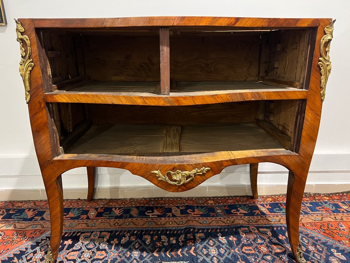 Louis XV Curved Sauteuse Chest Of Drawers In Stamped Marquetry -photo-4