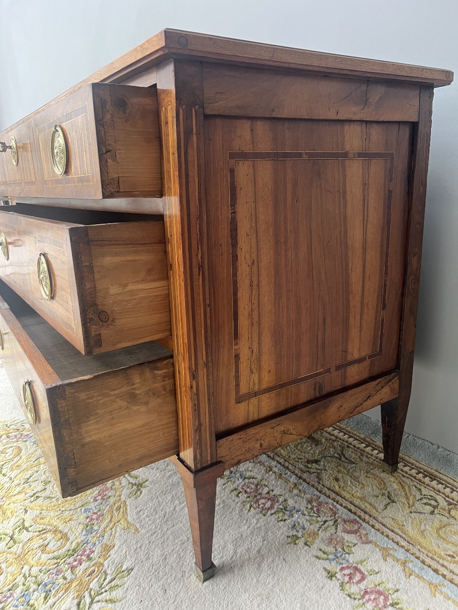 Commode Louis XVI En Noyer et  Marqueterie XVIIIème -photo-1