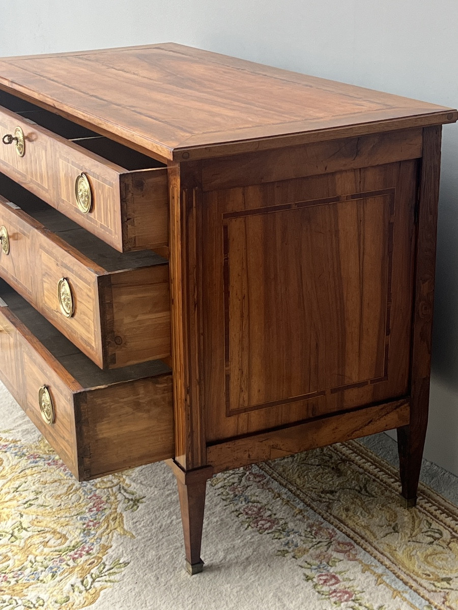 Louis XVI Chest Of Drawers In Walnut And 18th Century Marquetry -photo-2