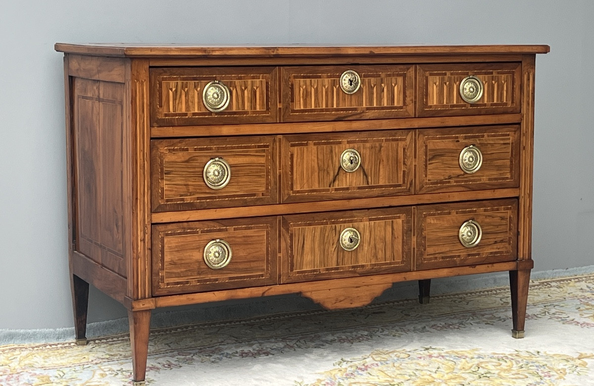 Louis XVI Chest Of Drawers In Walnut And 18th Century Marquetry -photo-4