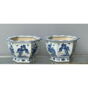 Paire De Jardinières 19e Siècle En Porcelaine De Chine Bleu Et Blanc