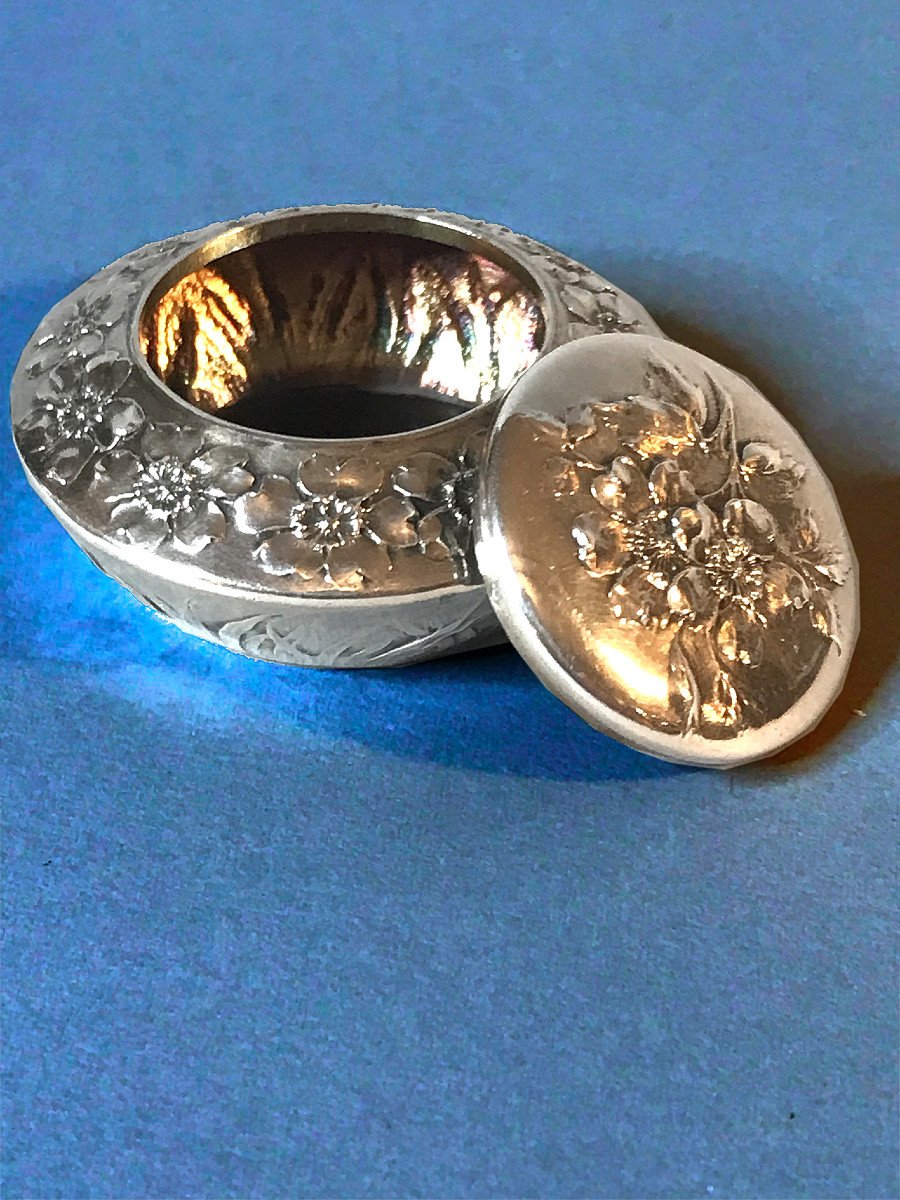 Silver And Silver-gilt Cosmetic Or Pill Box, C. 1900-photo-2