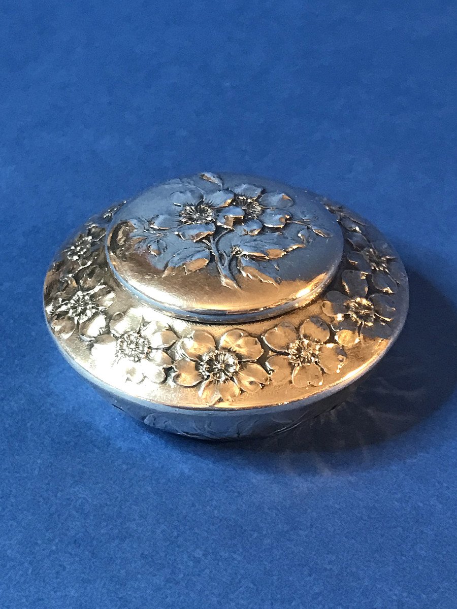 Silver And Silver-gilt Cosmetic Or Pill Box, C. 1900