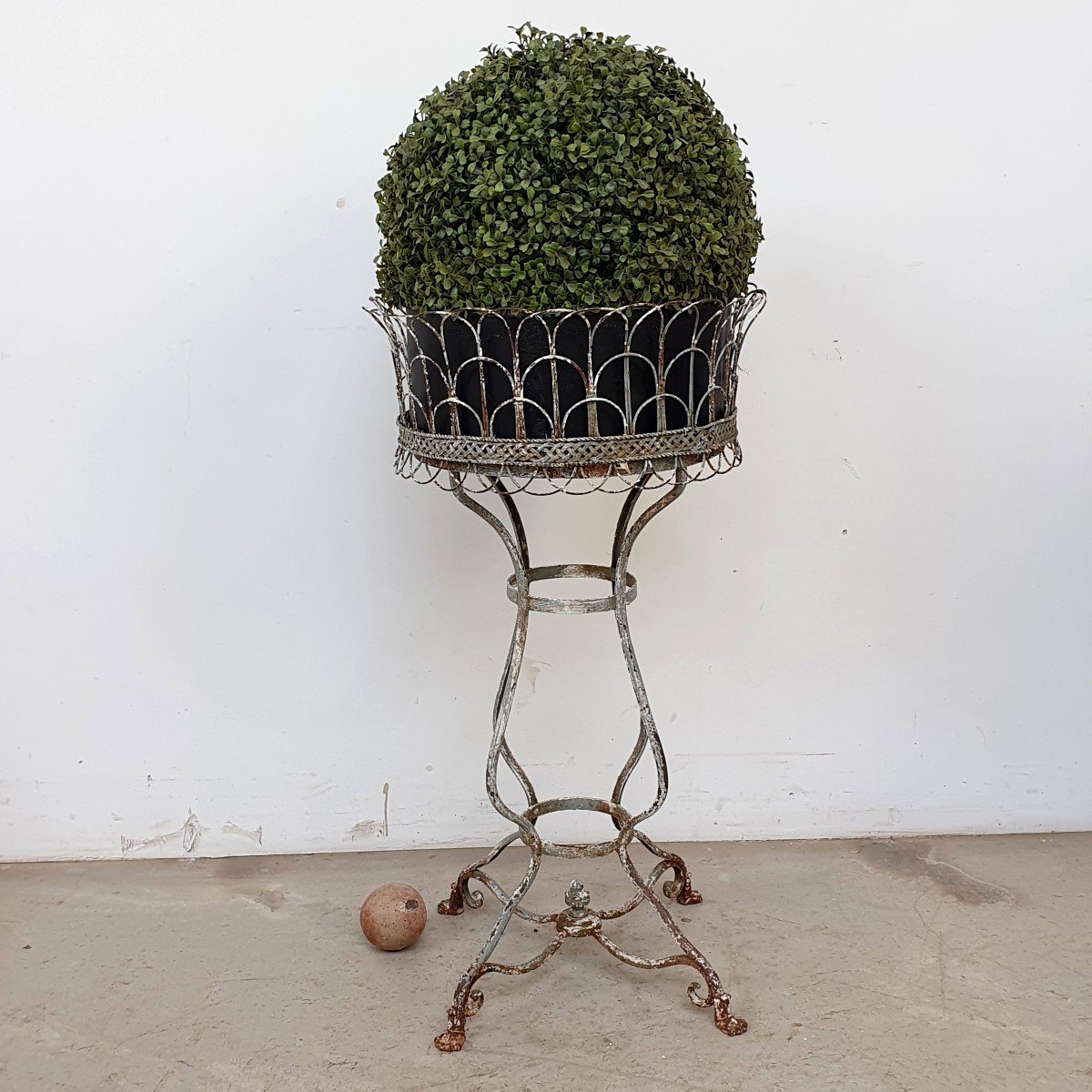 Arras Metal Planter-photo-1