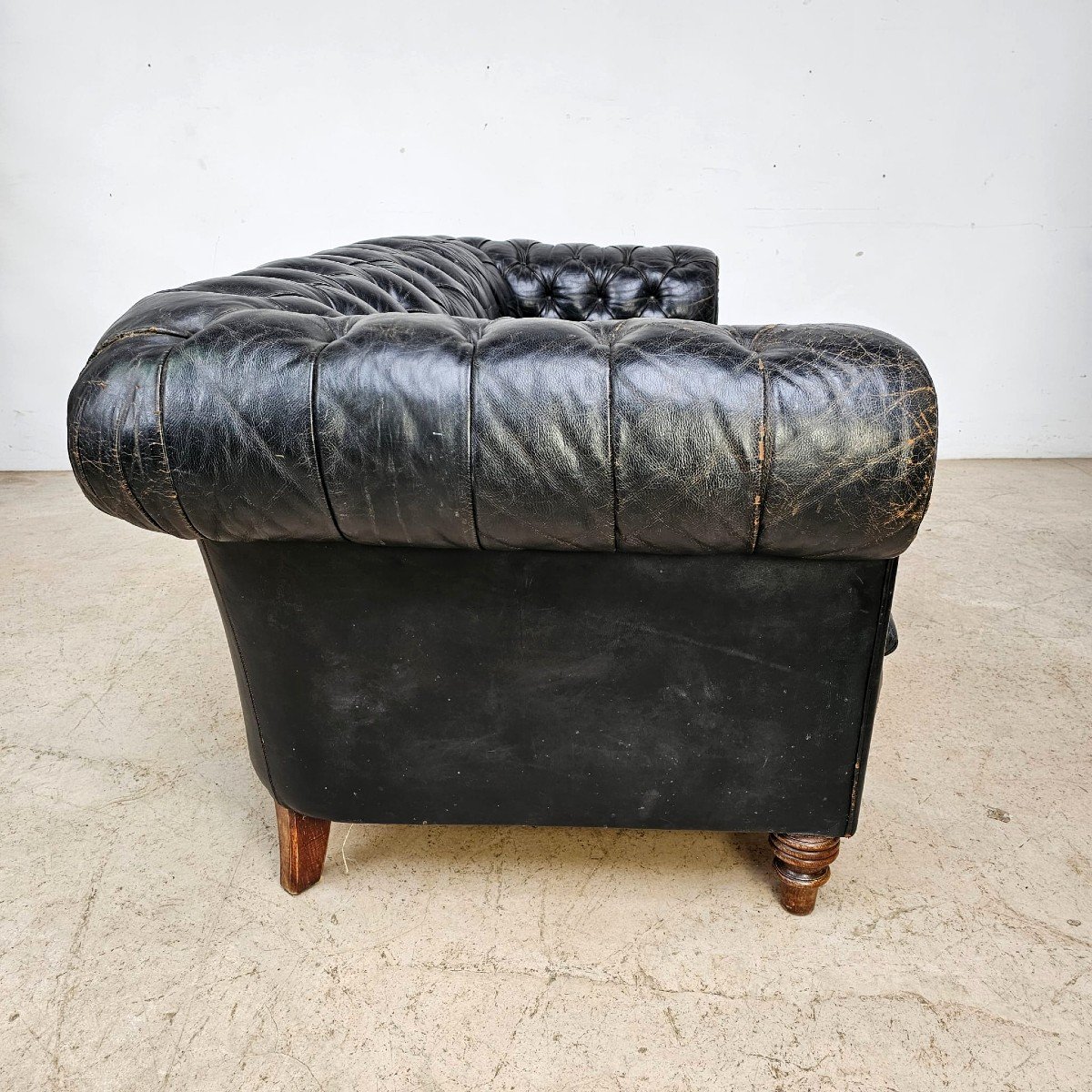 Chesterfield Leather Sofa-photo-7