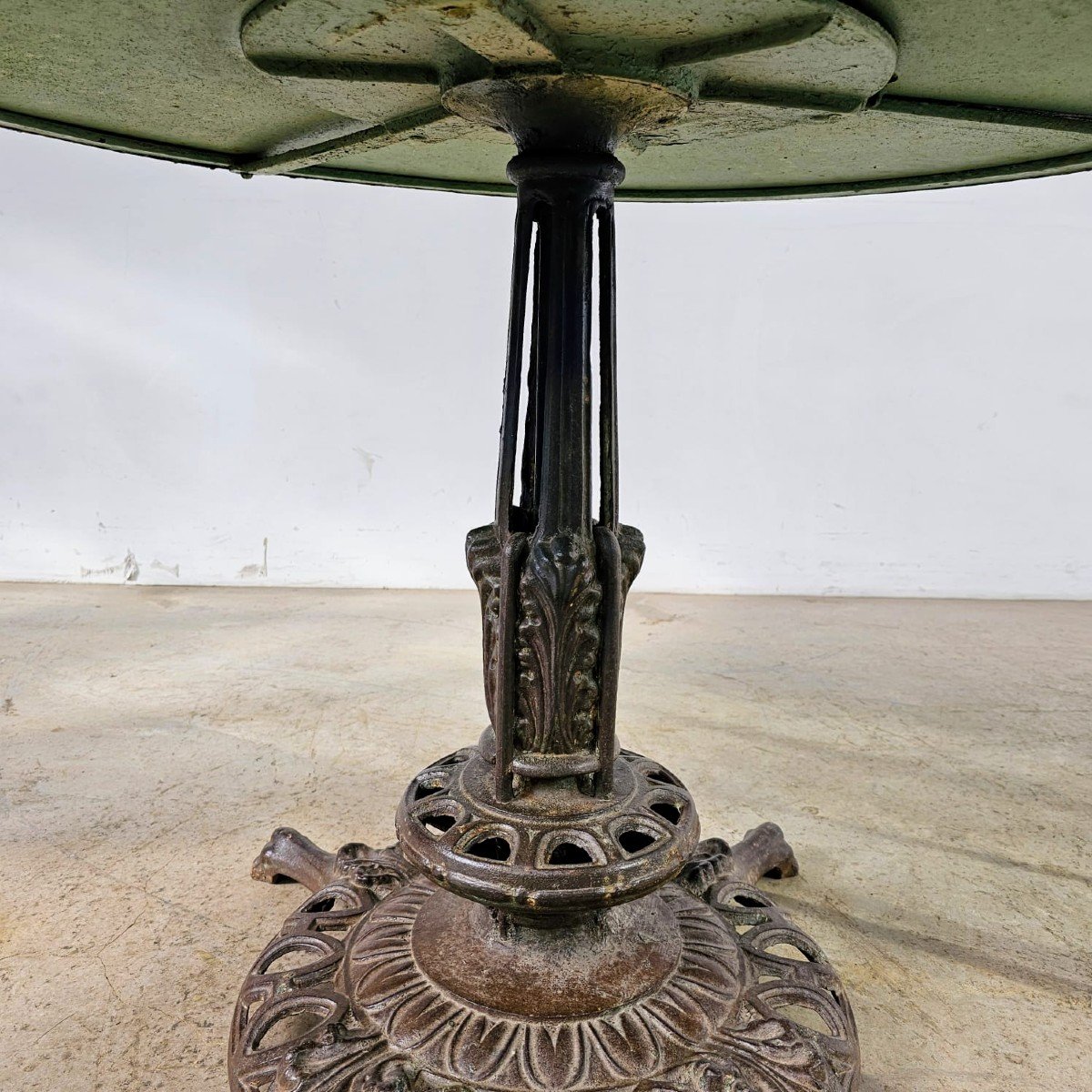 19th Century Cast Iron Garden Pedestal Table-photo-3