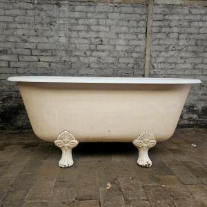 1900 Cast Iron Bathtub