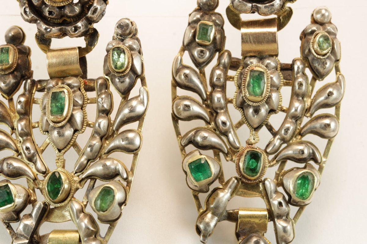 Antique Iberian Emeralds Gold Earrings-photo-1