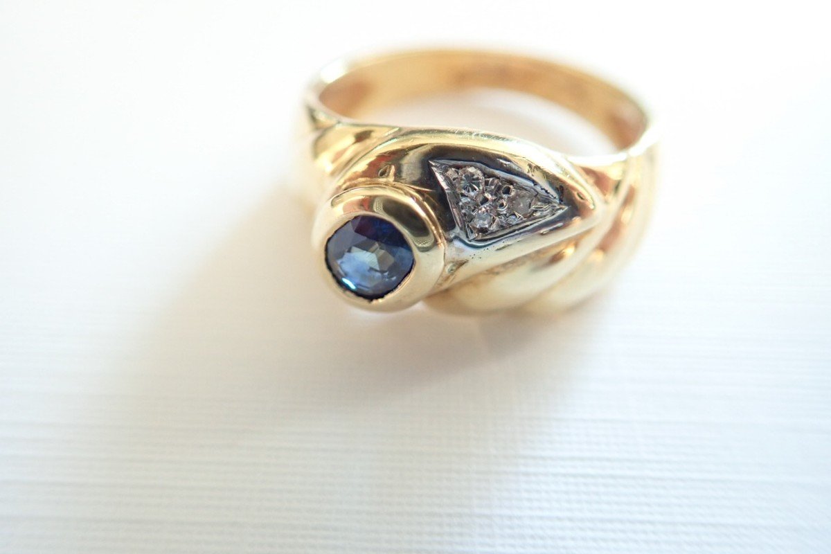 Vintage Asymmetrical Gadroon Ring Diamonds And Sapphire 18 Carat Gold-photo-2