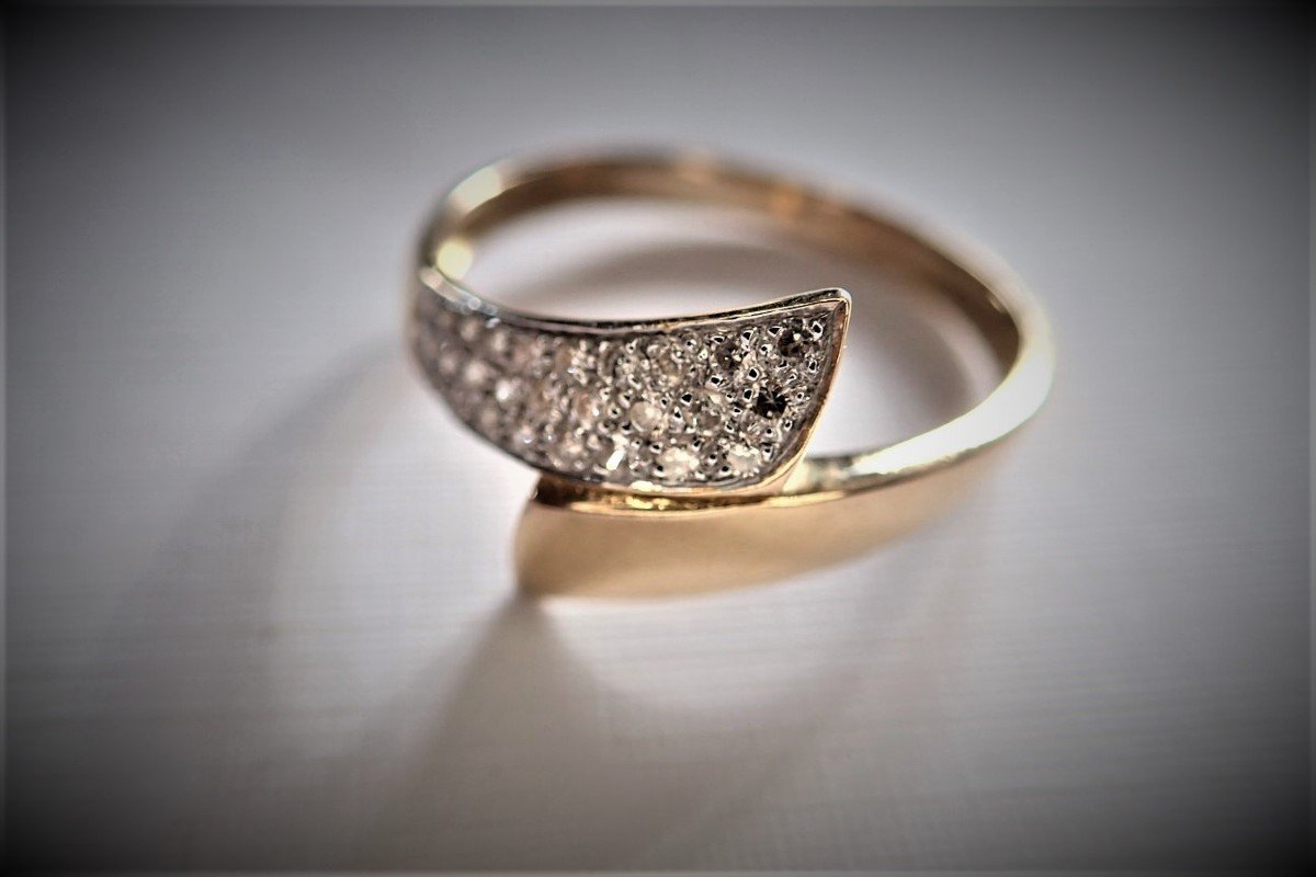 18k Gold Diamond Ribbon Ring