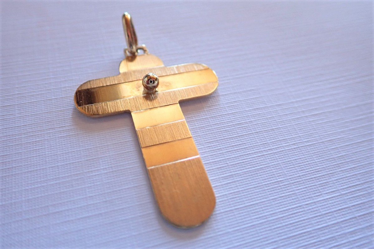 18k Gold Cross Pendant