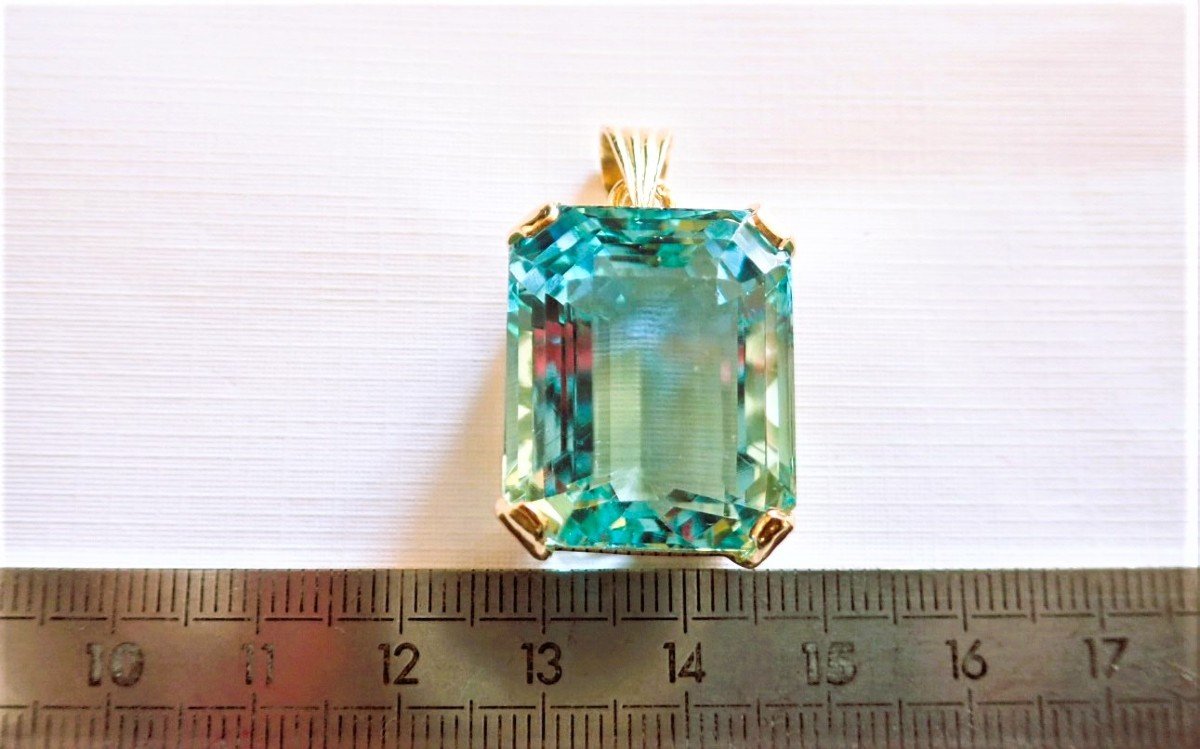 18-carat Gold Pendant Set With A Blue Stone-photo-4