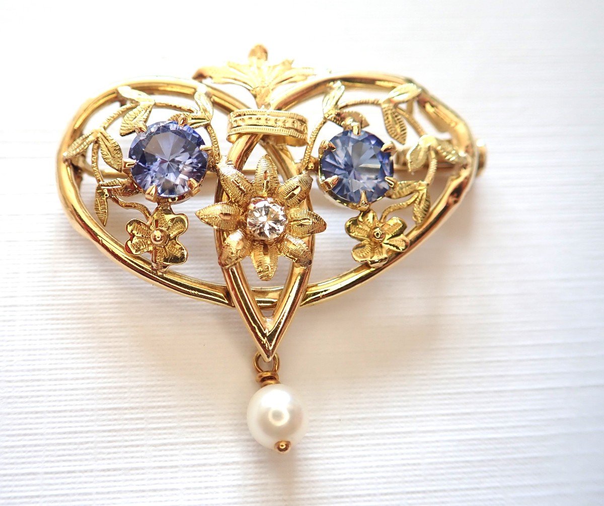 18k Gold Art Deco Brooch