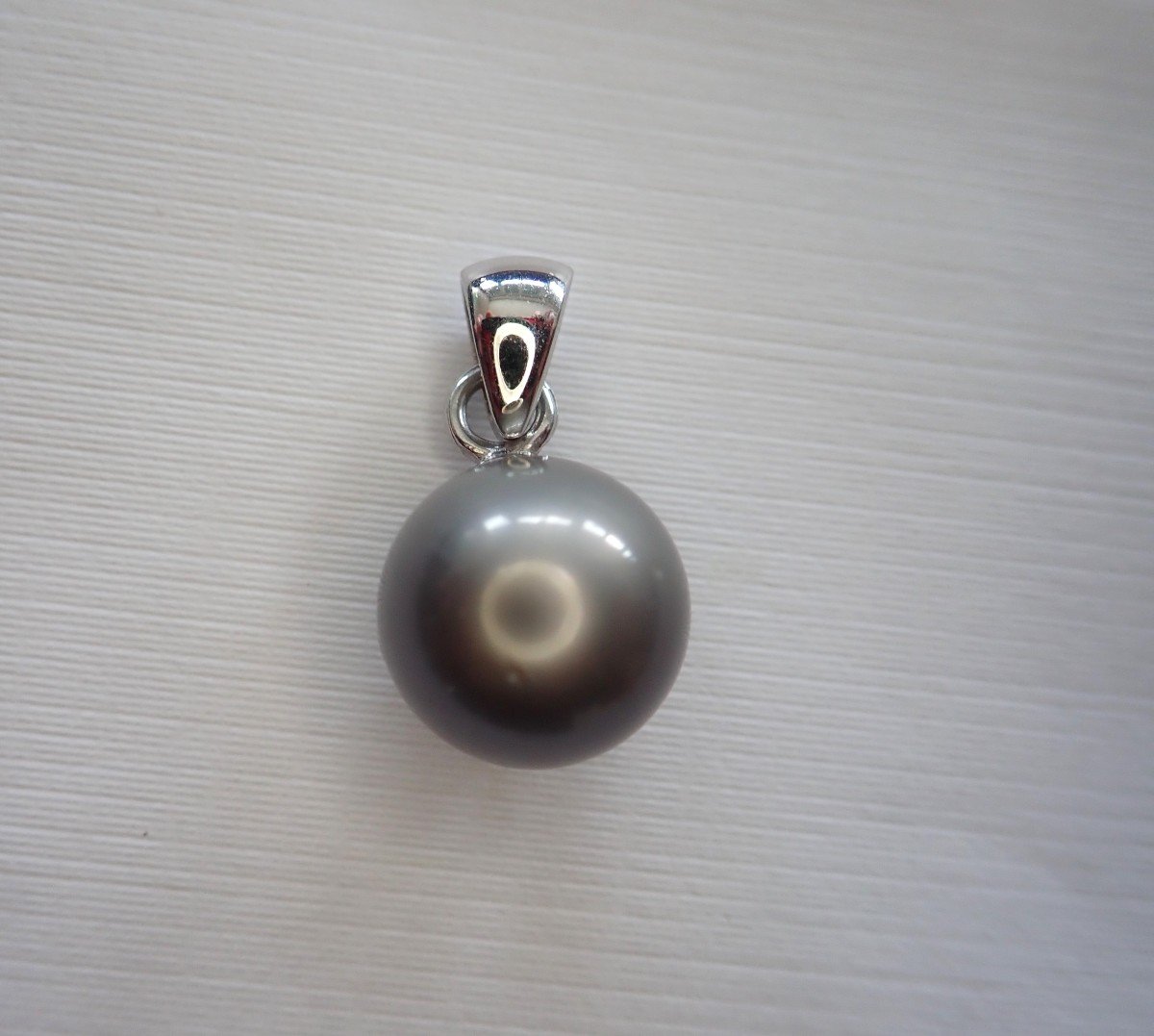 18 Carat White Gold Tahitian Pearl Pendant-photo-2