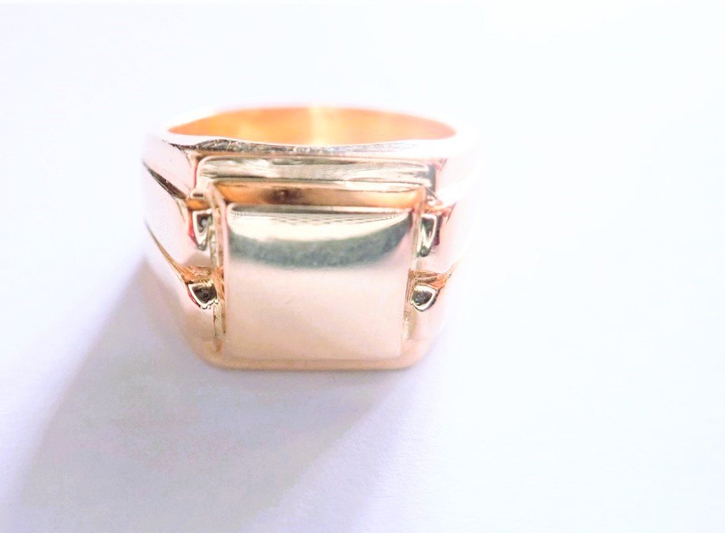 Solid 18 Carat Gold Signet Ring-photo-2