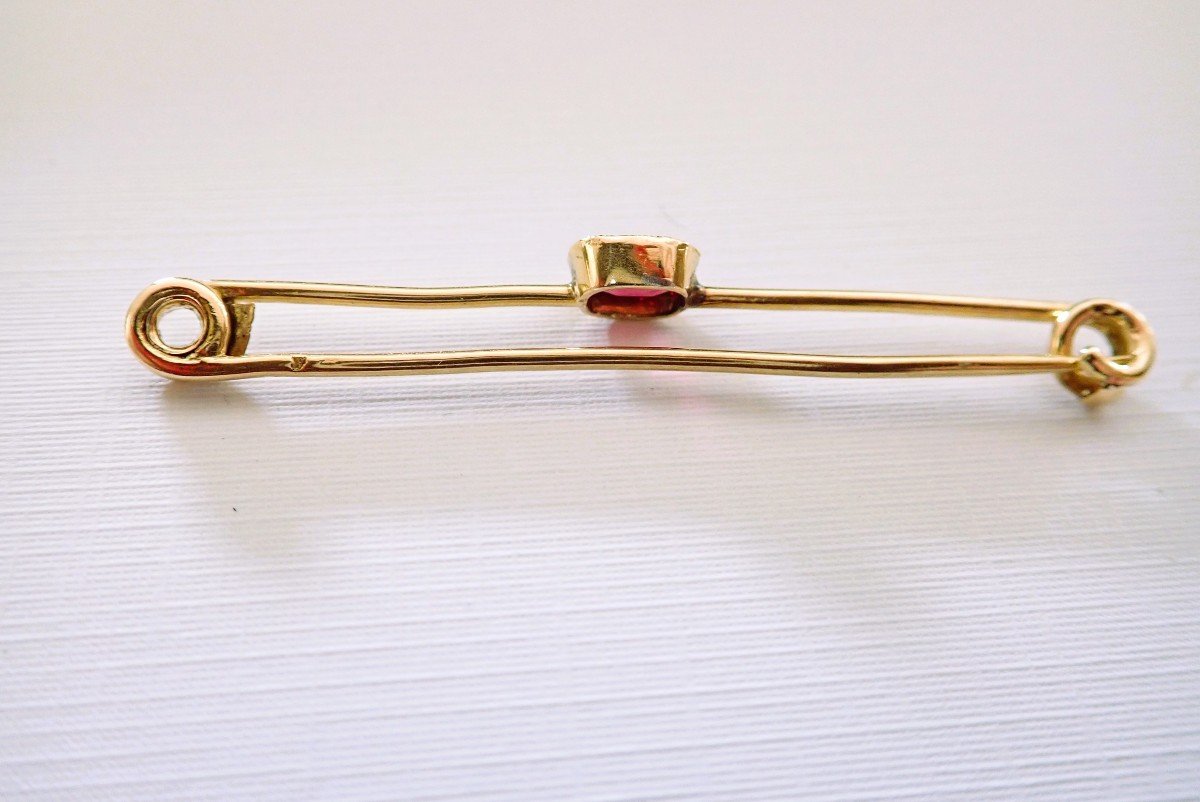 Art Deco Garnet Brooch 18 Carat Gold-photo-2