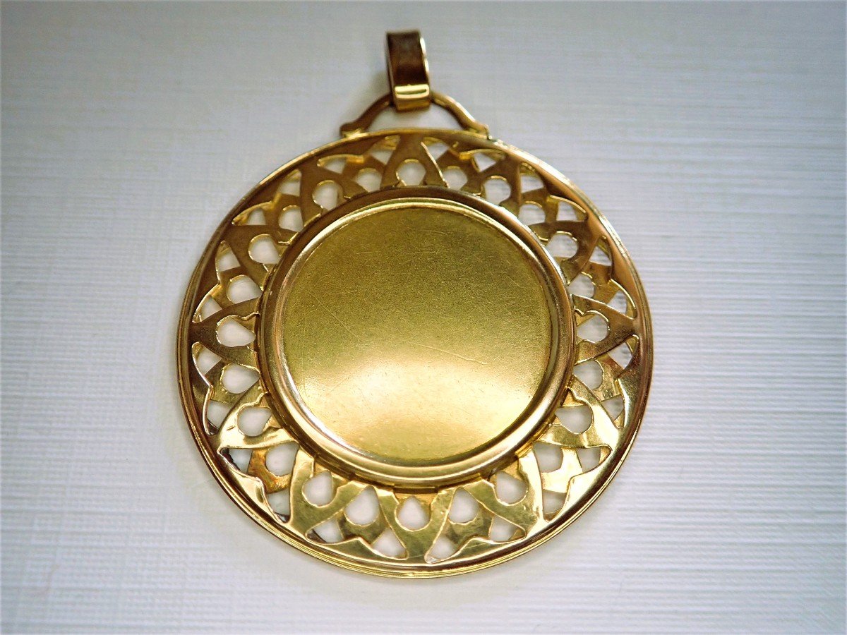 18 Carat Gold Holy Virgin Medal-photo-3