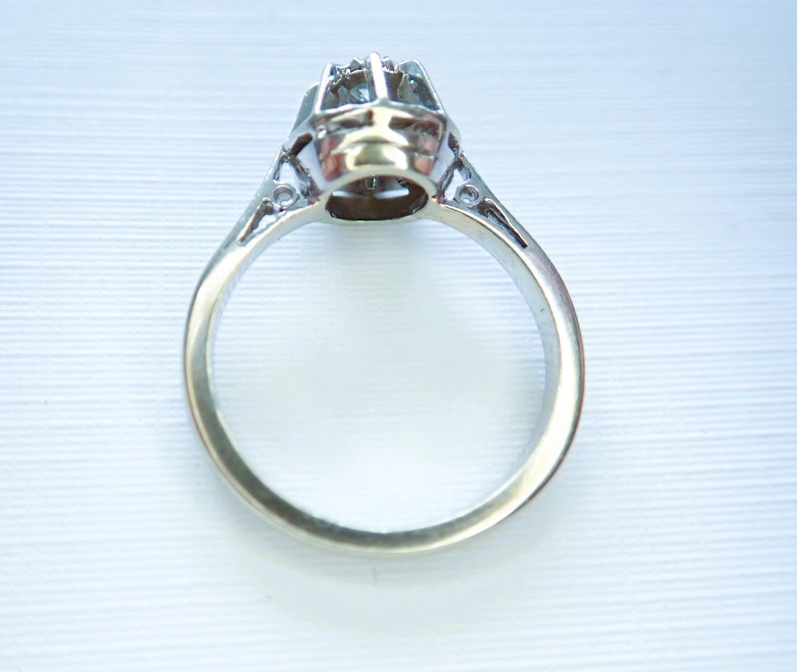 18k White Gold Solitaire Ring Set With A Diamond-photo-2