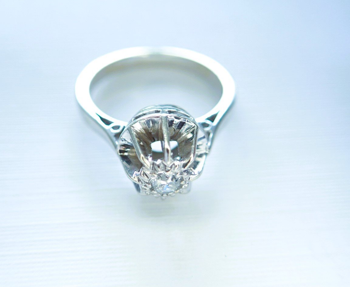 18k White Gold Solitaire Ring Set With A Diamond-photo-3