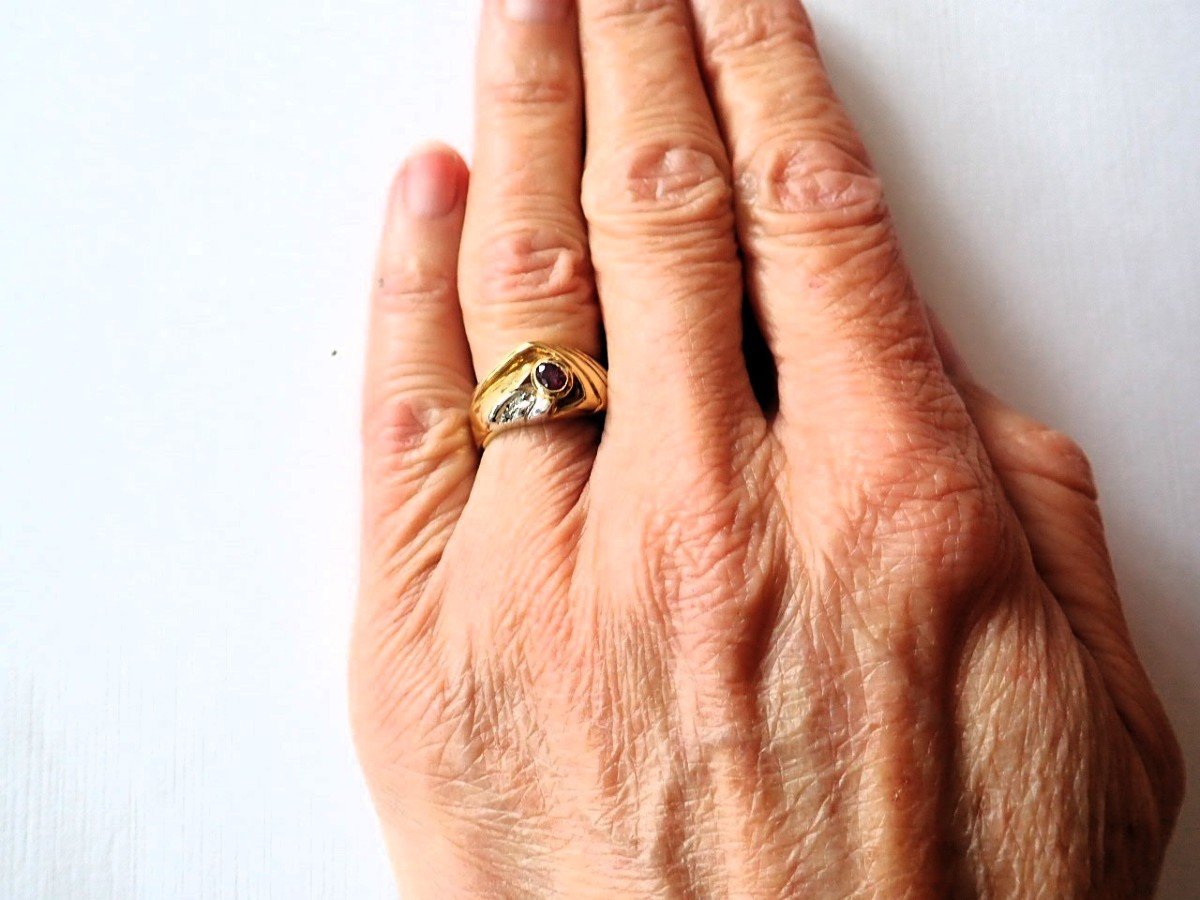 Vintage Diamond And Ruby Ring In 18k Gold-photo-3