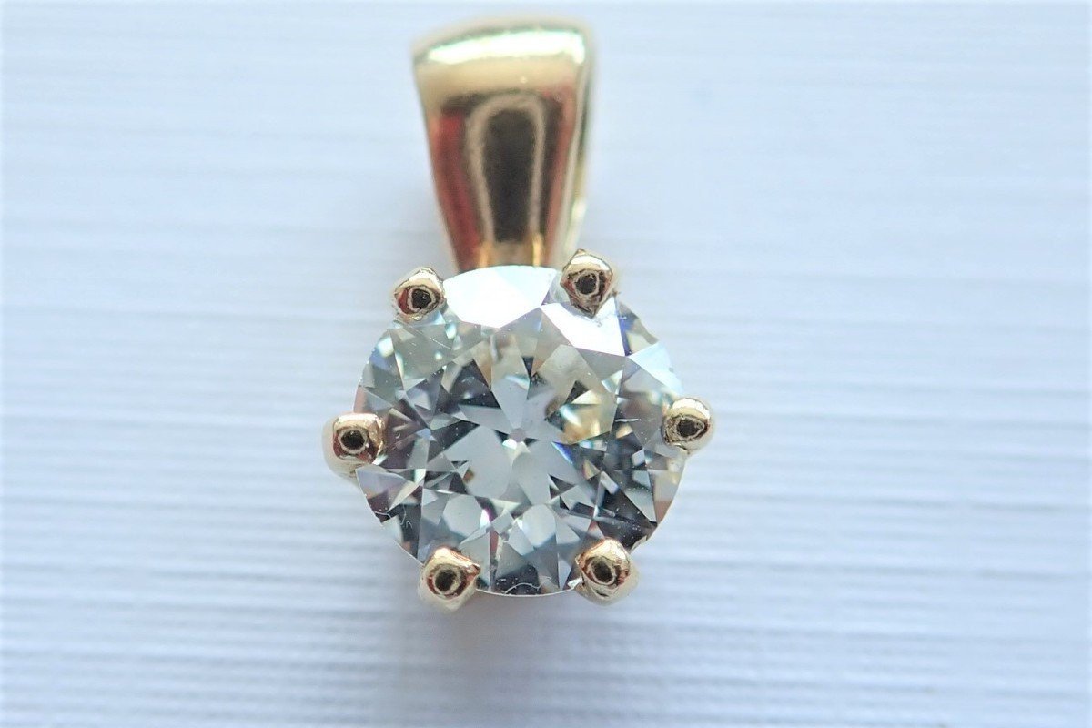  18k Gold Diamond Pendant