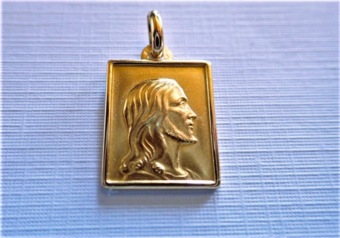 18 Carat Gold Christ Medal