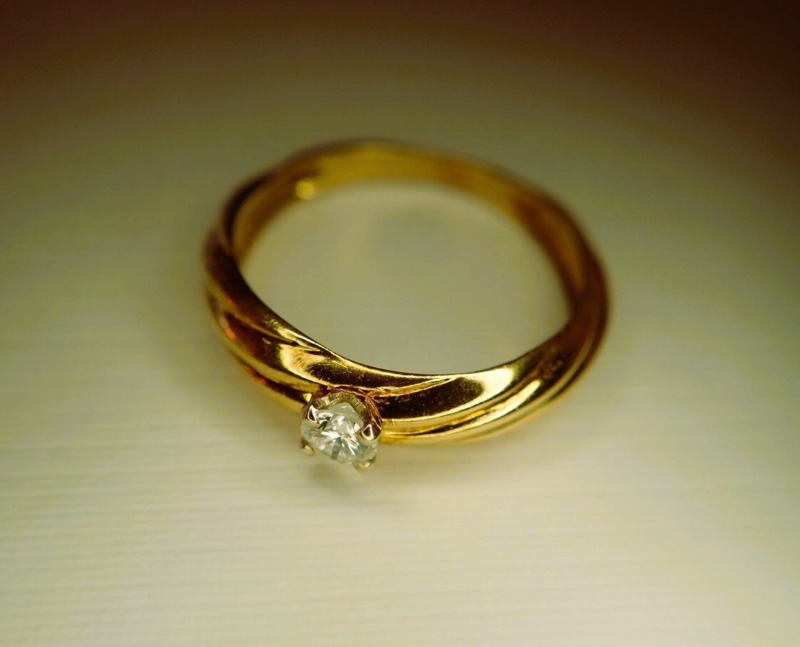 18 Carat Gold Bangle Ring Set With A Diamond-photo-2