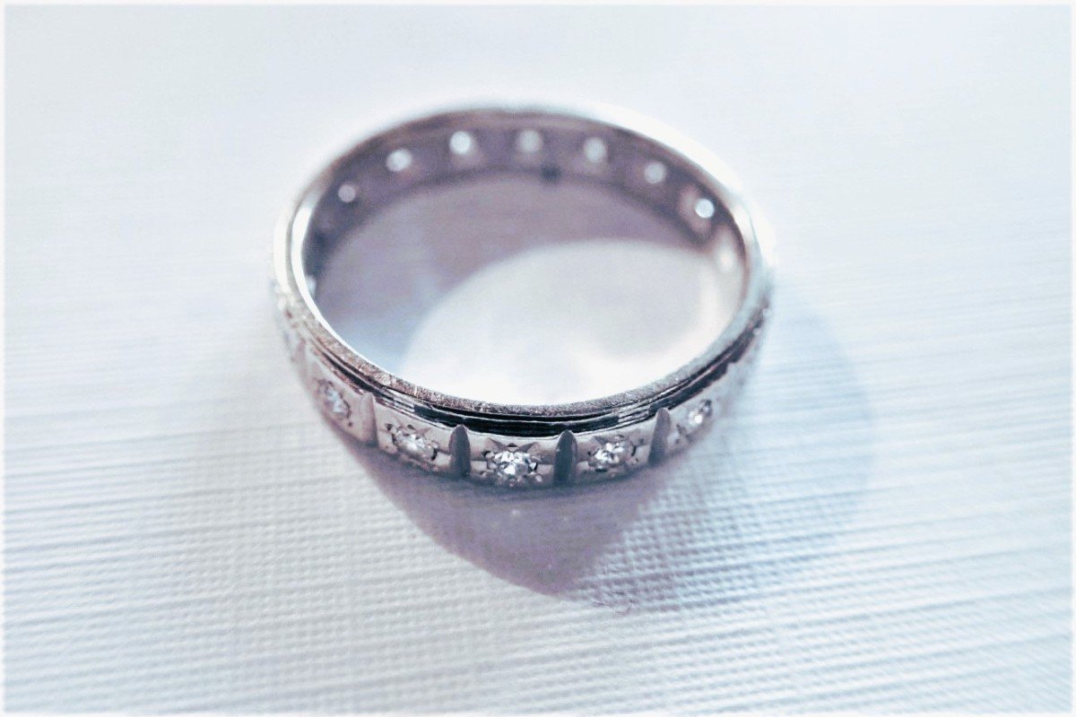 American Wedding Ring In White Gold Set With Diamonds-photo-3