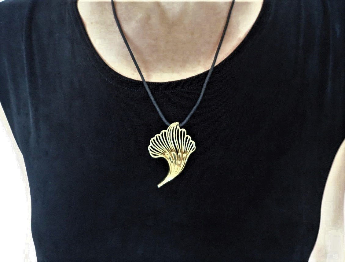 18k Gold Cornucopia Pendant-photo-4