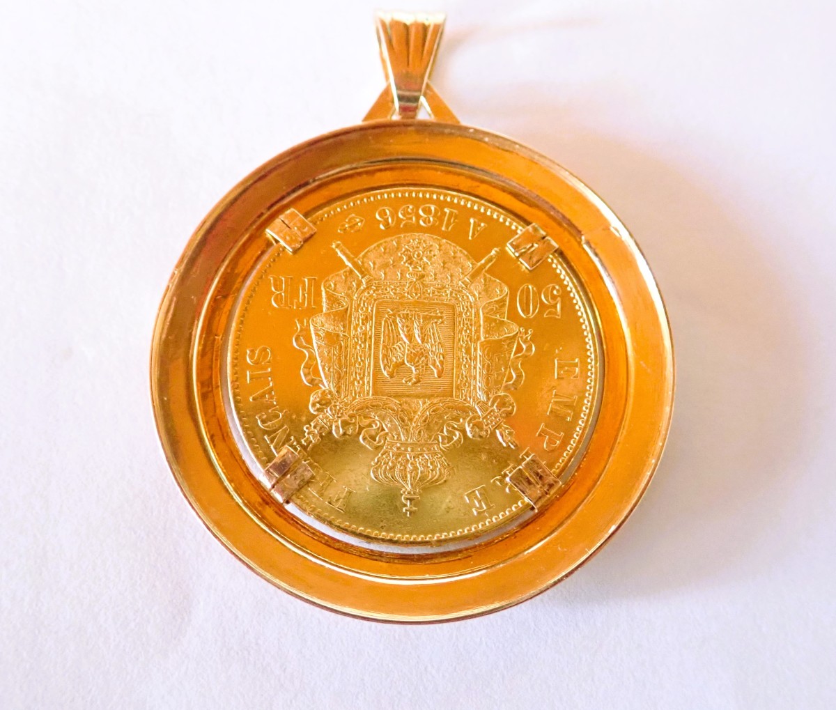 18-carat Gold Pendant Set With Napoleon III Coin-photo-2