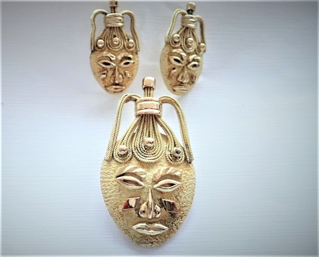 18k Gold Ethnic Style Pendant And Earrings Set