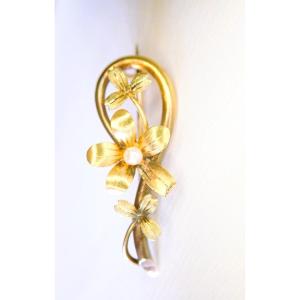 18 Carat Gold Art Deco Brooch Set With A Pearl