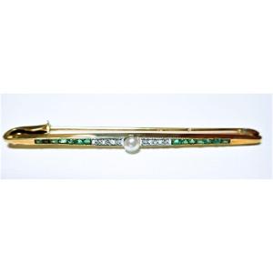 Art Deco Brooch Set With Emeralds And Diamonds In 18 Carat Gold