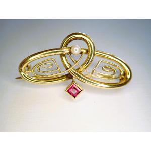 18-carat Gold Art Deco Brooch