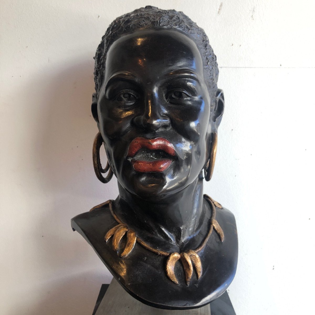 Bronze, African Wearing A Necklace And Earrings-photo-2