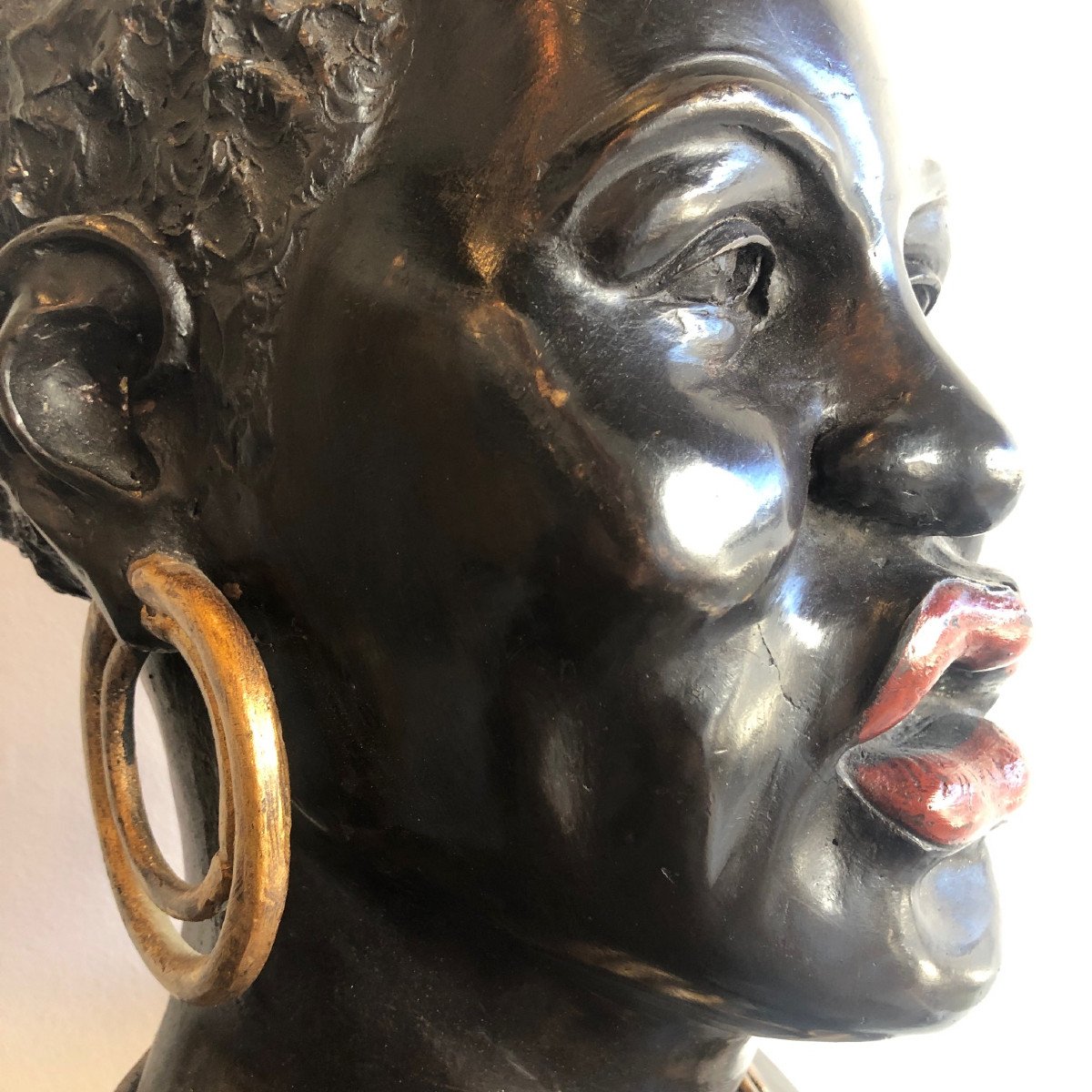 Bronze, African Wearing A Necklace And Earrings-photo-3