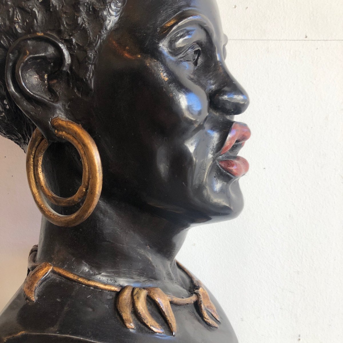 Bronze, African Wearing A Necklace And Earrings-photo-4