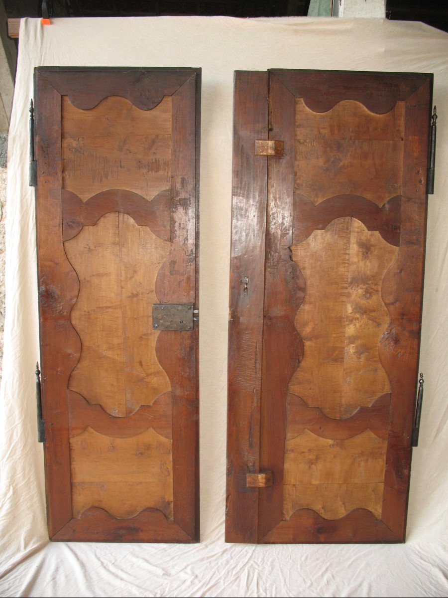 Paire de portes de boiserie d'époque Régence en bois fruitier sculpté 18ème-photo-7