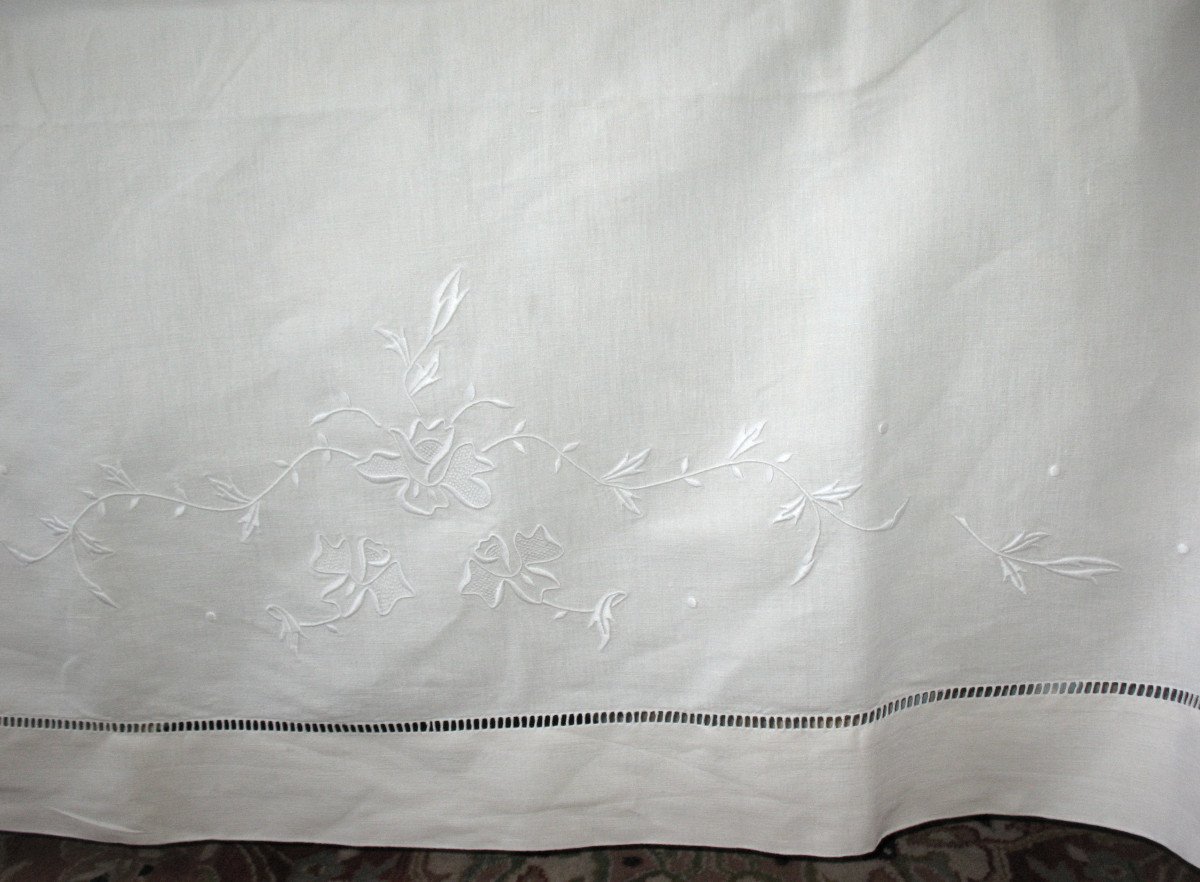 Large Embroidered Sheet And Its 2 Pillowcases In White Embroidery And Days D: 240 X 315 Cm Th. Early 20th-photo-3