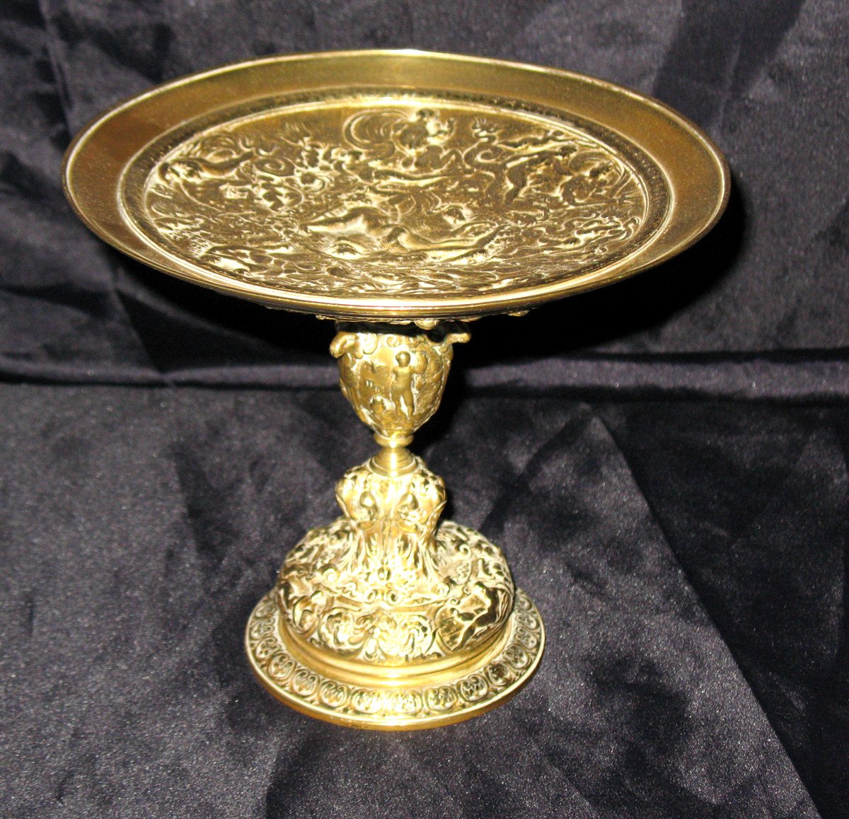 Small Bronze Empty Pocket Bowl Decorated With Renaissance Style Bacchanals