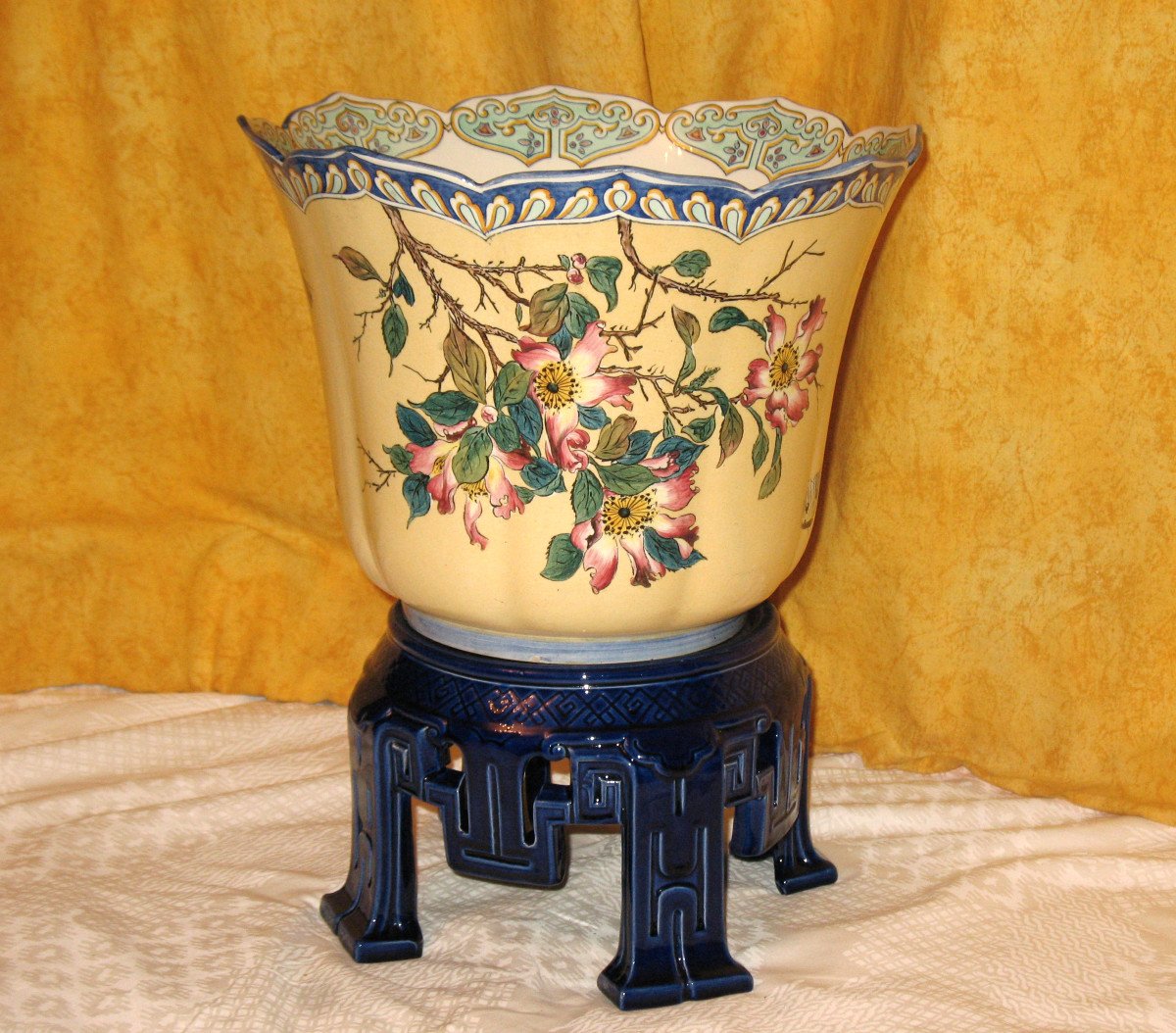 Large Gien Earthenware Planter With Japanese Decoration Of Birds And Flowers, 19th Century-photo-3